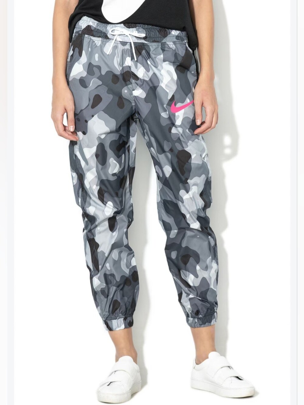 Nike Sportswear Women's L.E. Gray Camo Pink Swoosh Windbreaker Pants Size Sm